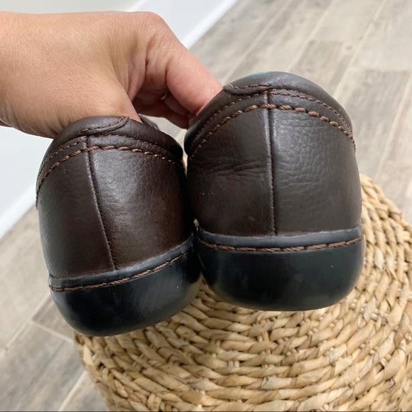 Clarks Women’s Slip On Leather Comfort Shoes - Picture 4 of 7